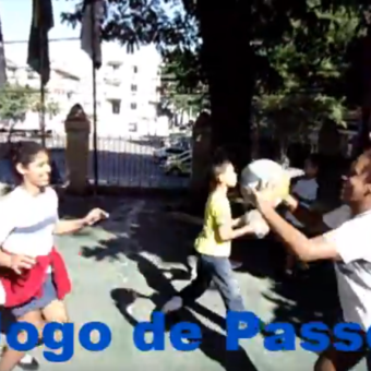 Jogo de passes para alunos com deficiência intelectual